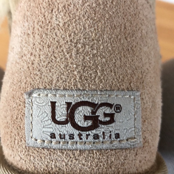 UGG BAILEY Button Boots Sz US7/EU 38 - Picture 8 of 9